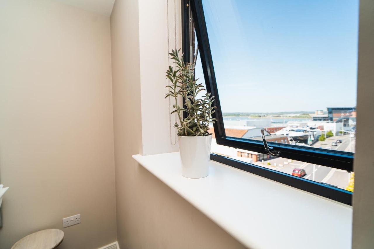 Penthouse - Harbour Views Leilighet Poole Eksteriør bilde